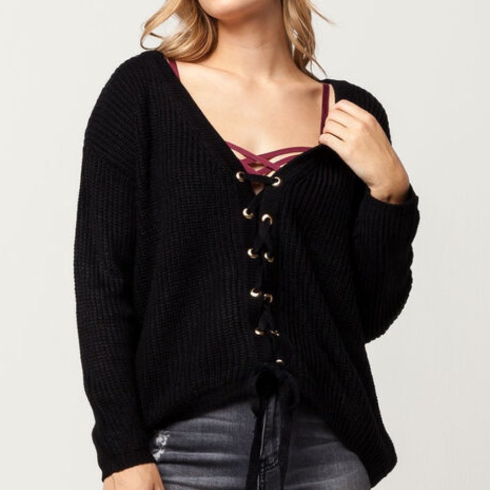En Creme Tilly's lace-up sweater